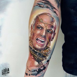 Tatuaje la momia brazo Logia Barcelona - Laura Egea